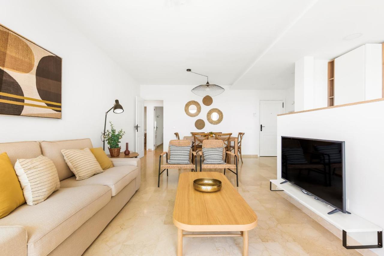 Beach Apartment With Terrace And Private Parking Radazul Eksteriør billede