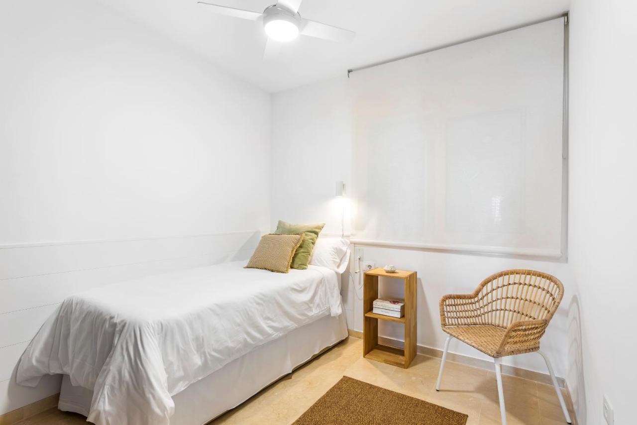 Beach Apartment With Terrace And Private Parking Radazul Eksteriør billede